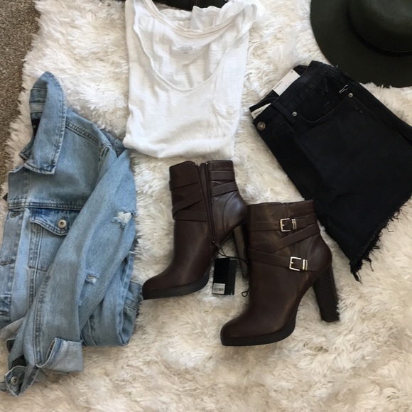 F21 brown ankle boot - Picture 2 of 3